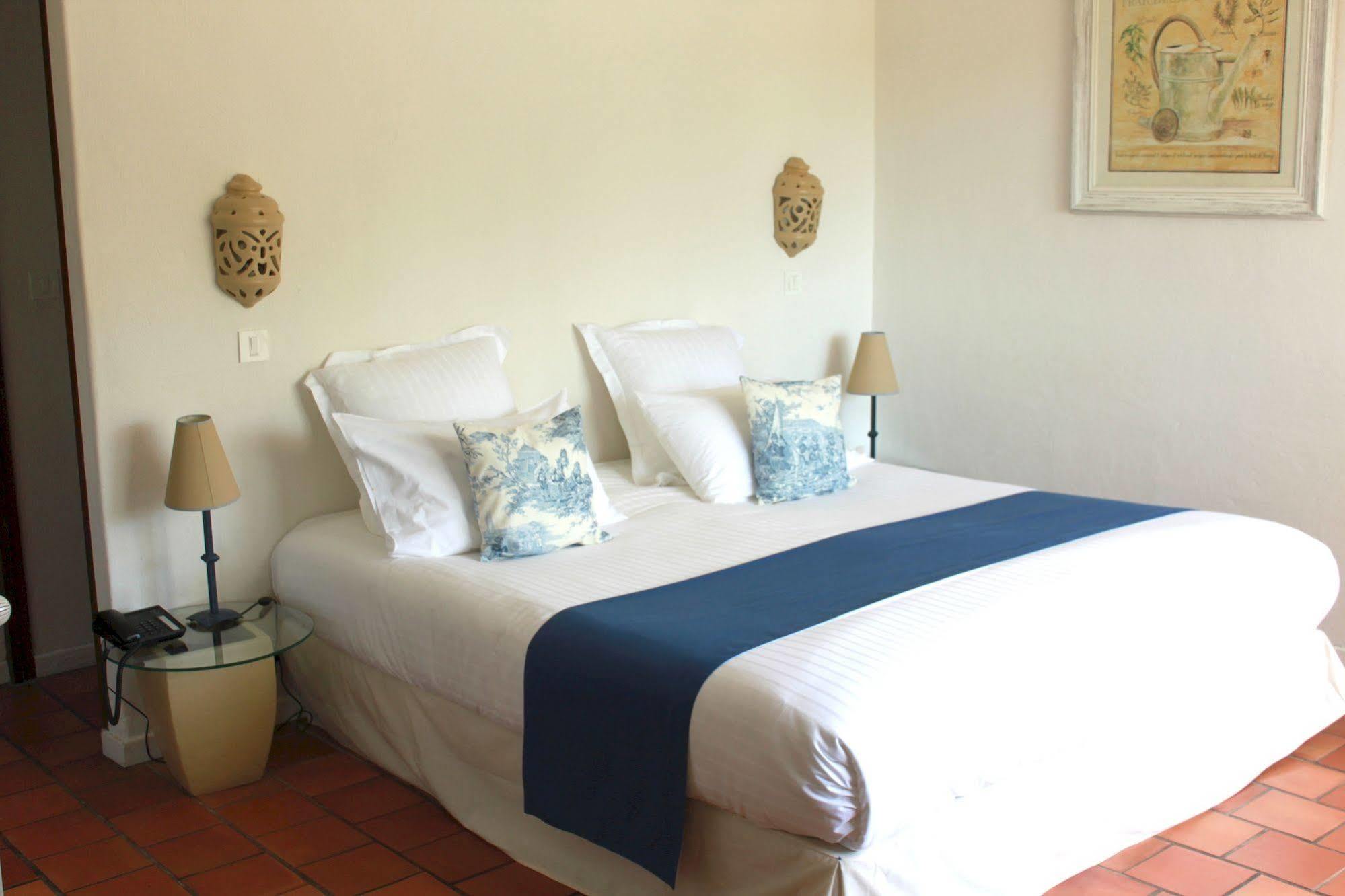 Hotel Mas De Cure Bourse LʼIsle-sur-la-Sorgue Εξωτερικό φωτογραφία